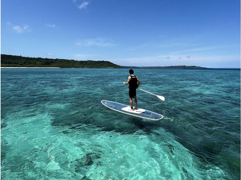 宮古島《絶景クリアSUP &ドローン撮影》世界トップレベルの美しさを誇る宮古島の海でクリアサップ&ドローン撮影♪の紹介画像