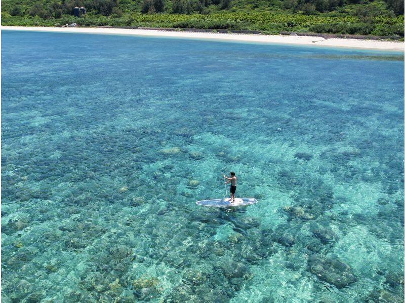 宮古島《絶景クリアSUP &ドローン撮影》世界トップレベルの美しさを誇る宮古島の海でクリアサップ&ドローン撮影♪の紹介画像