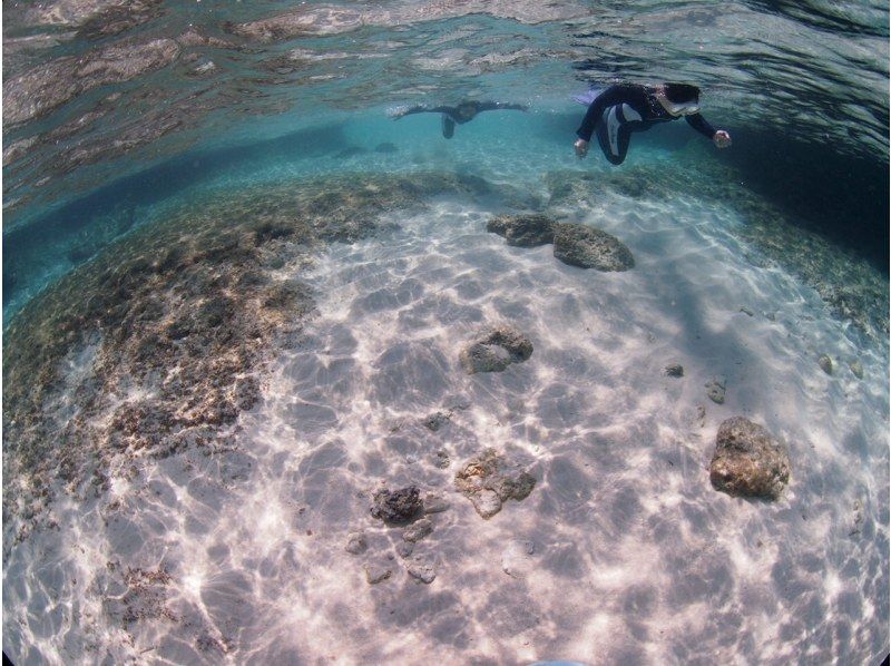 【宮古島・八重干瀬シュノーケリング】宮古の海は、天然の水族館！ボートに乗って、泳いで楽しもう！の紹介画像
