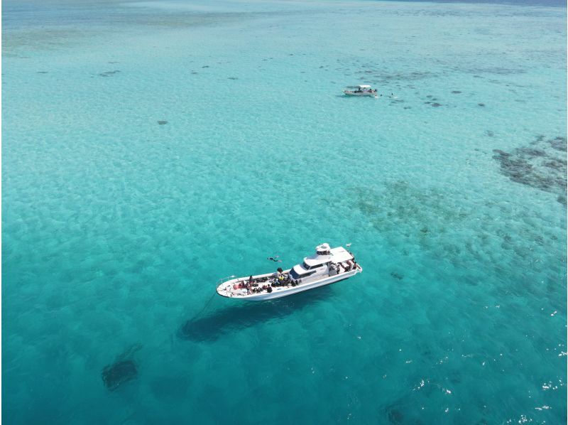 【宮古島・八重干瀬シュノーケリング】宮古の海は、天然の水族館！ボートに乗って、泳いで楽しもう！の紹介画像