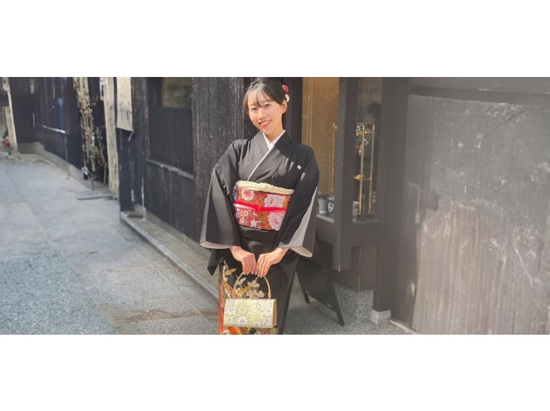 [Kyoto, Kiyomizu-dera Temple] *Rent a black formal kimono | Easily dress up for formal events* Popular tourist destinations Kodai-ji Temple and Kiyomizu-dera Temple are also nearby♪の紹介画像