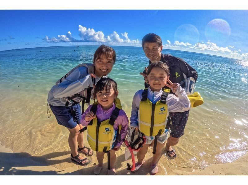 【宮古島｜遭遇率100%継続中！】《 1組貸切ウミガメシュノーケル》★春休み限定割引中(早期予約OK)★ウェット・レンタル全て無料！の紹介画像