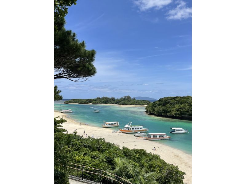 【限時優惠價！ 3歲以下兒童免費！ 】搭乘玻璃底船，從米其林三星酒店欣賞石垣島卡比拉灣的壯麗景色！の紹介画像