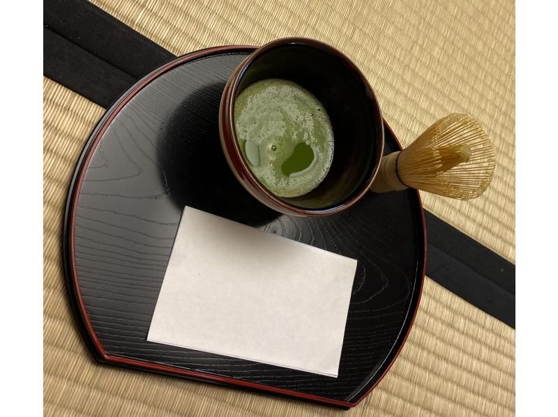 【大阪・梅田】抹茶と煎茶体験・自身で抹茶をたてて和菓子と頂き、その後煎茶体験・お菓子付き 同時に2つのお茶を体験頂けます。の紹介画像