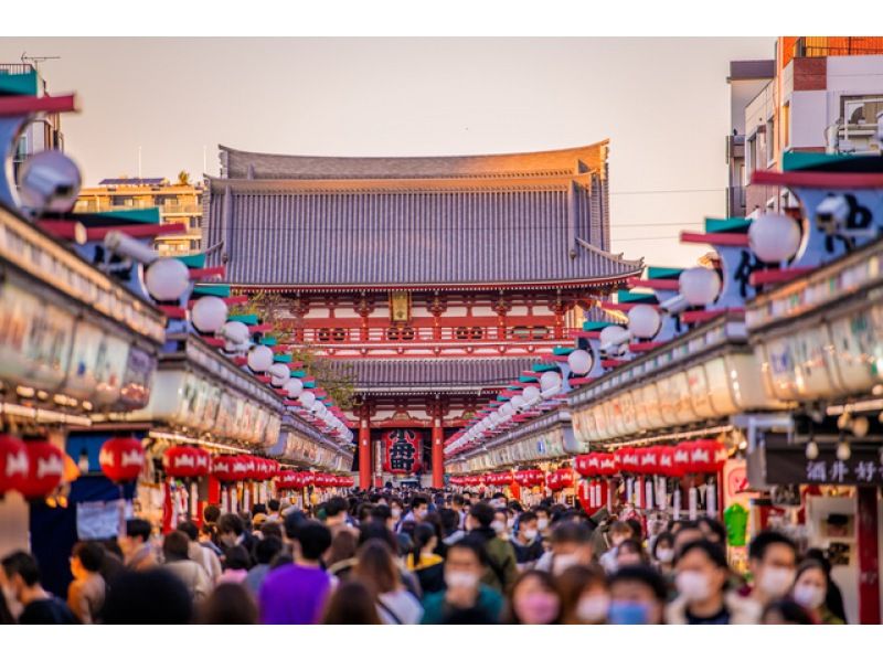 【東京・浅草】浅草にて魅力的な日本の伝統・文化の体験ツアー（雷門・仲見世通り・浅草寺散策、会席料理、芸者の日本舞踊）の紹介画像