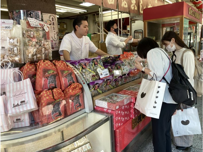【東京・浅草】浅草にて魅力的な日本の伝統・文化の体験ツアー（雷門・仲見世通り・浅草寺散策、会席料理、芸者の日本舞踊）の紹介画像
