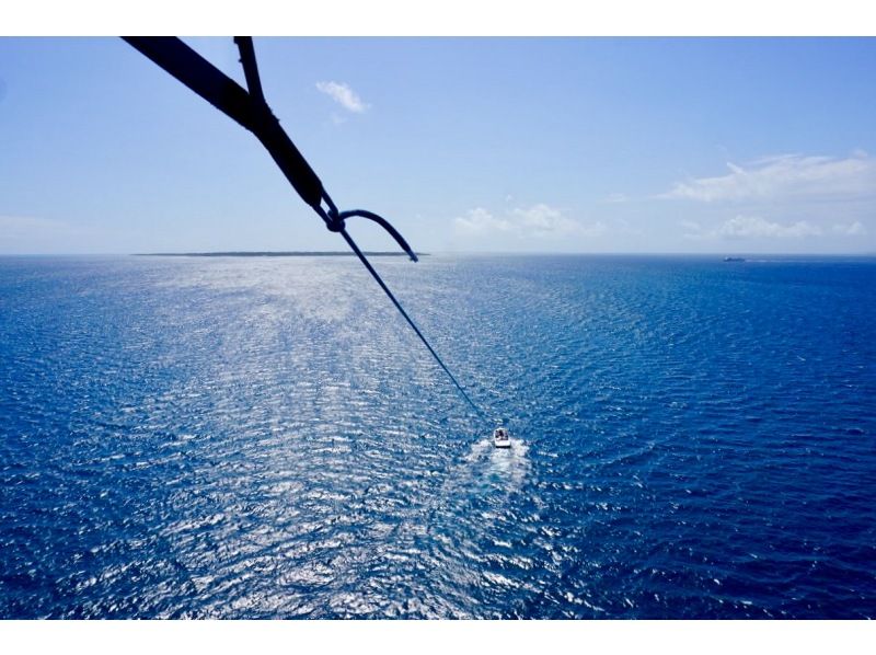 [Okinawa, Chinen, Nanjo City] Take a walk in the sky with a spectacular view ♪ Feel the wind with your whole body while looking at the beautiful ocean! A large panoramic view awaits you ♪の紹介画像