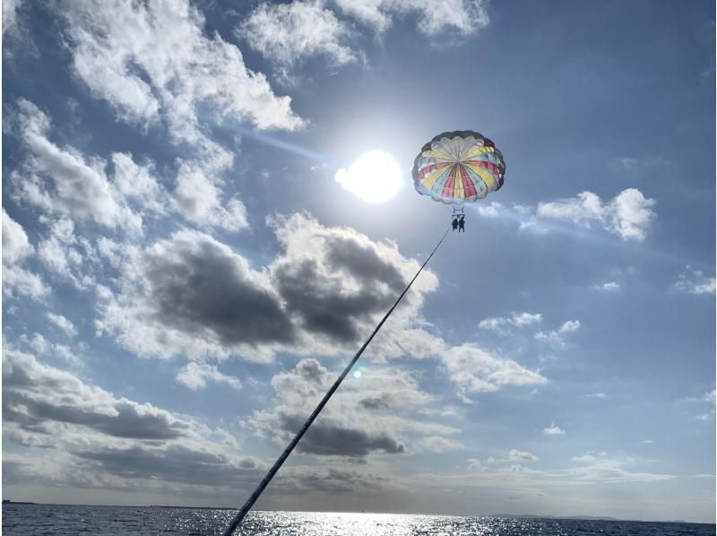 [Okinawa, Chinen, Nanjo City] Take a walk in the sky with a spectacular view ♪ Feel the wind with your whole body while looking at the beautiful ocean! A large panoramic view awaits you ♪の紹介画像