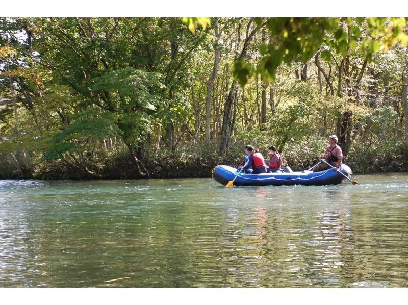 [北海道/千岁川]⭐︎非常稳定的乘船游览（长航线）欢迎家庭！让我们漂浮在清澈的水面上，穿越茂密的森林，开始一场伟大的冒险吧！の紹介画像