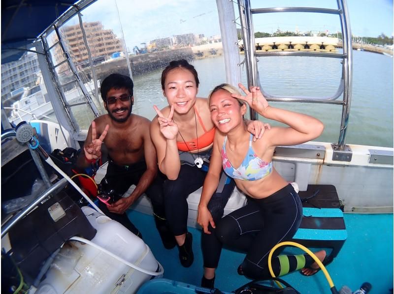【アメリカンビレッジ最寄り】北谷ボート体験ダイビング２dive・動画写真プレゼント！カップル・女性グループの紹介画像