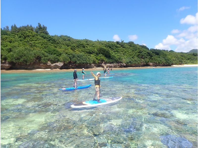 【沖縄・北部／今帰仁】SUPで海を楽しもう♪透明度の高いやんばるの海をSUPクルージングツアー（90分コース）の紹介画像