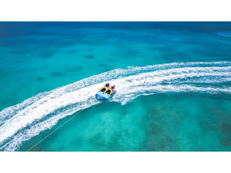 <Okinawa, Motobu, Sesoko Island> Choose your photo tour * Parasailing, SUP, and more, combine them to take photos and make a movieの紹介画像