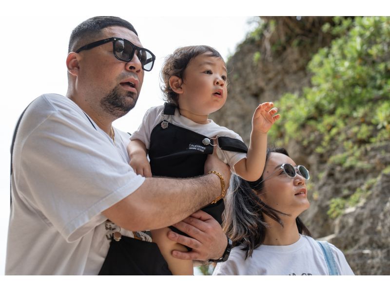 <Okinawa, Motobu, Sesoko Island> Choose your photo tour * Parasailing, SUP, and more, combine them to take photos and make a movieの紹介画像