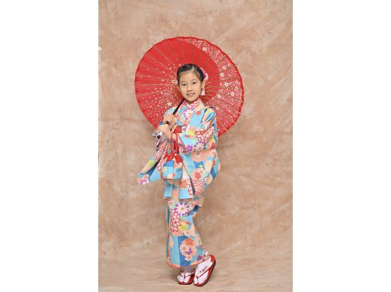 [Tokyo, Asakusa] Kids plan: Girls transform into princesses and boys into samurai in cute kimonos!の紹介画像