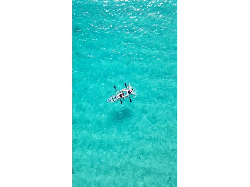 [ดำน้ำถ้ำสีฟ้า + พายเรือคายัคใสโดยเรือไปใกล้ทางเข้าถ้ำ] วิดีโอภาพถ่าย GoPro [ถ่ายภาพไม่จำกัด]の紹介画像