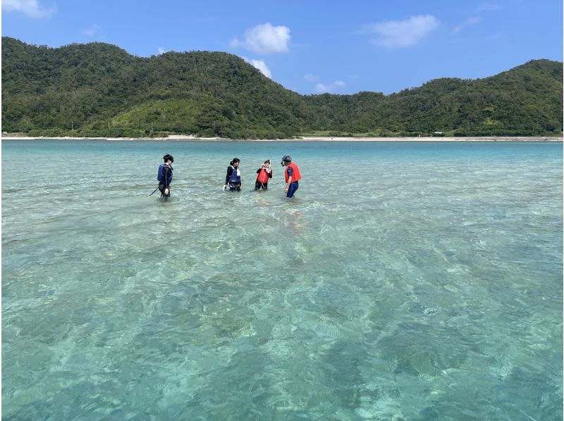 奄美大島★チャンスは年に数回！砂浜が現れる幻のビーチかくれ浜【カヤックツアー】120分【地域クーポン対応】ドローン空撮等動画無料！の紹介画像