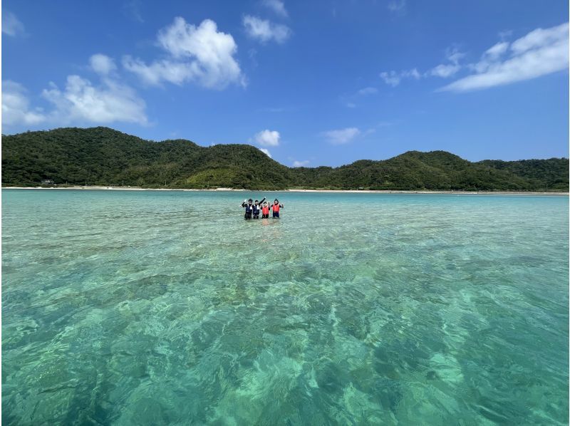 奄美大島★チャンスは年に数回！砂浜が現れる幻のビーチかくれ浜【カヤックツアー】120分【地域クーポン対応】ドローン空撮等動画無料！の紹介画像