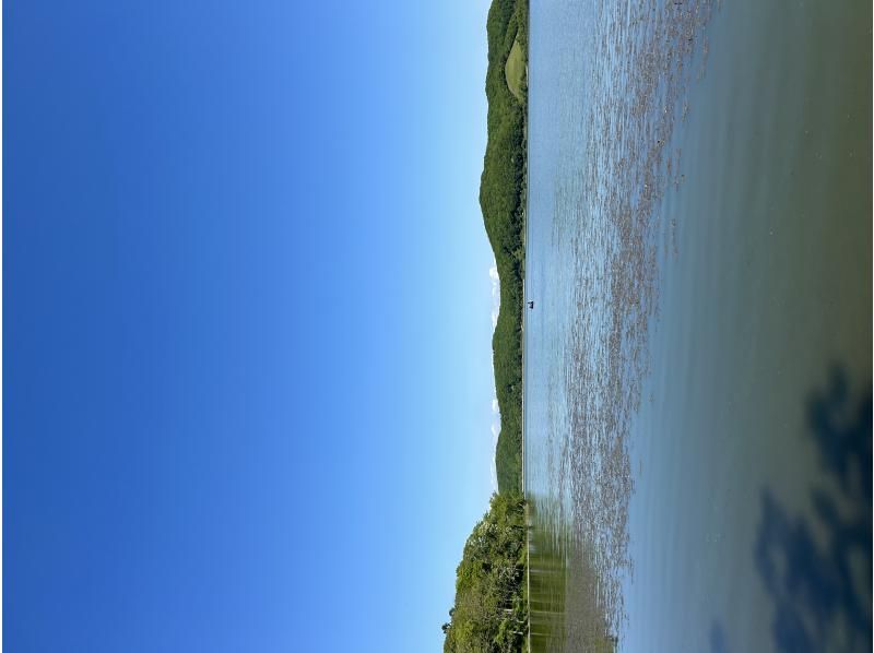 [Hokkaido, Shiraoi Town] Guided canoeing experience on Lake Poroto. Take a leisurely canoe ride around the lake where nature, culture and history blend together!の紹介画像