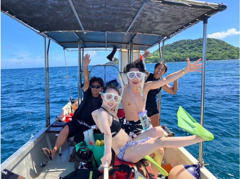 Enjoy a private experience with a small group! Churaumi boat snorkeling tour! (GoPro photo service included)の紹介画像