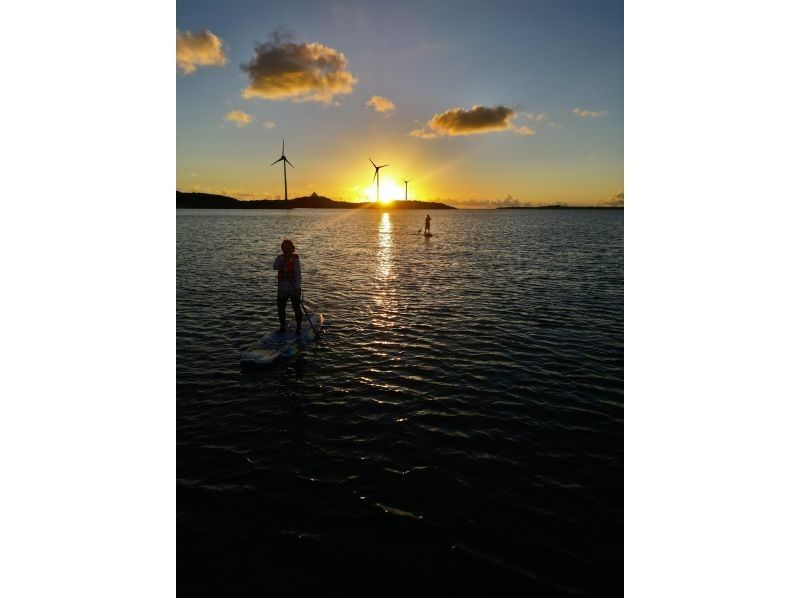 [Limited to one group] Enjoy sunset SUP at a hidden beach in Miyakojima ♪ Parasol set, drone, shower, and soft drinks are all included ♪の紹介画像