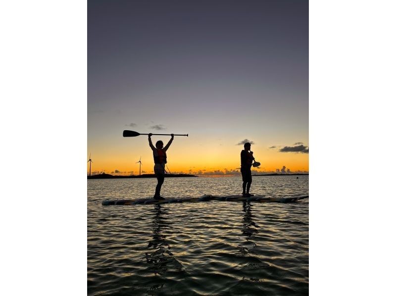 [Limited to one group] Enjoy sunset SUP at a hidden beach in Miyakojima ♪ Parasol set, drone, shower, and soft drinks are all included ♪の紹介画像