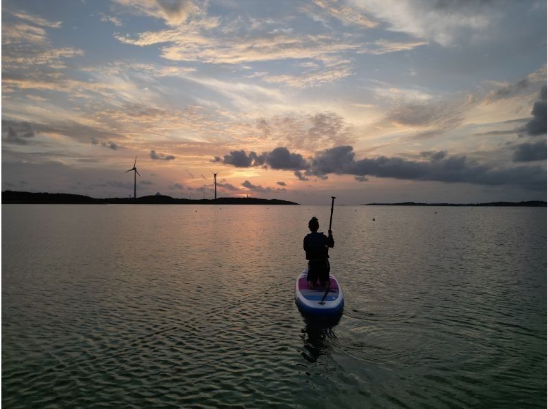[Limited to one group] Sunset SUP experience on a hidden beach in Miyakojima ♪ Parasol set, drone, shower, and soft drinks are all included ♪の紹介画像