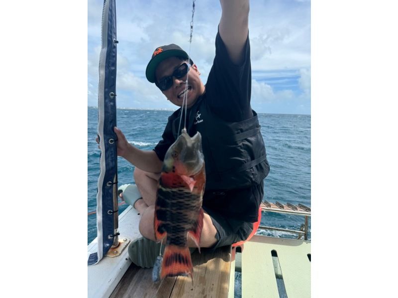 【노리는 고급 생선 & 거물】 "빈손 & 당일 예약 OK" "오키나와 &middot; 이시가키 섬 반나절 다섯째 낚시 체험"초보자 &middot; 패밀리 &middot; 커플 대환영!の紹介画像