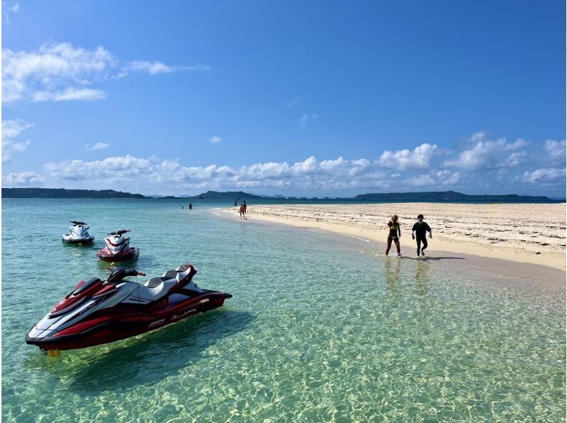 [Okinawa, Central Japan] Jet ski touring around remote islands!! A satisfying 120-minute course♪ You can operate it with a license! ☆A great sense of freedom☆View Okinawa from the sea☆の紹介画像