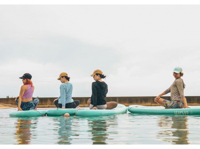 [Okinawa, Miyakojima] Authentic sunrise and sunset SUP yoga! Refresh your mind and body from children to the elderly ♪ Can be changed to yoga on the beach/studioの紹介画像