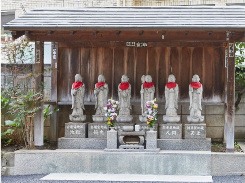 江戸時代の悲恋物語「八百屋お七」ゆかりの歴史深い『圓乗寺』にて三遊亭遊七さんによる一席「八百屋お七」の落語鑑賞【029029-1248】の紹介画像