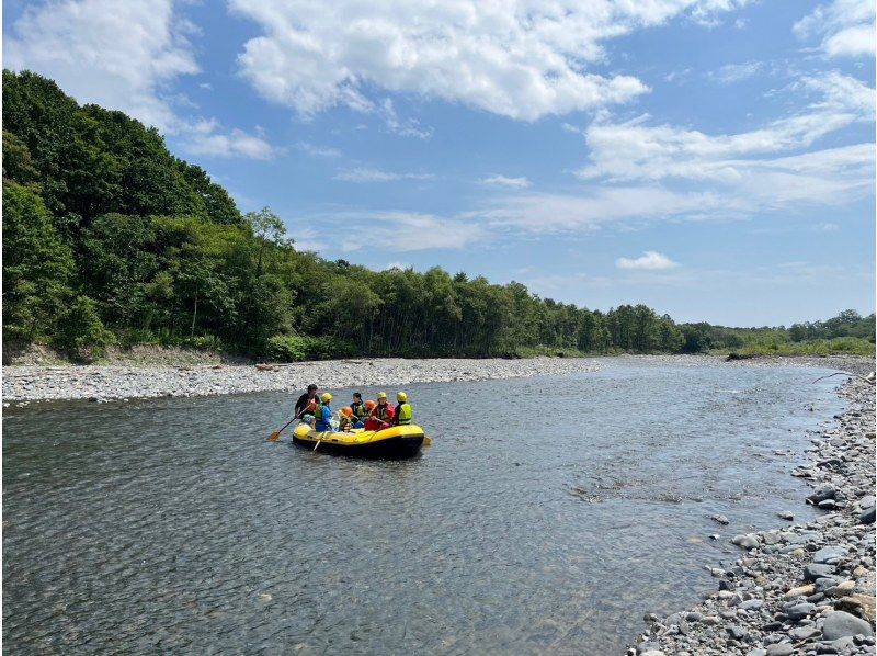 [北海道/十胜]家庭漂流 在透明度出色的Rekifune河上享受河流游戏！の紹介画像