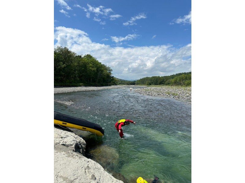 [北海道/十胜]家庭漂流 在透明度出色的Rekifune河上享受河流游戏！の紹介画像