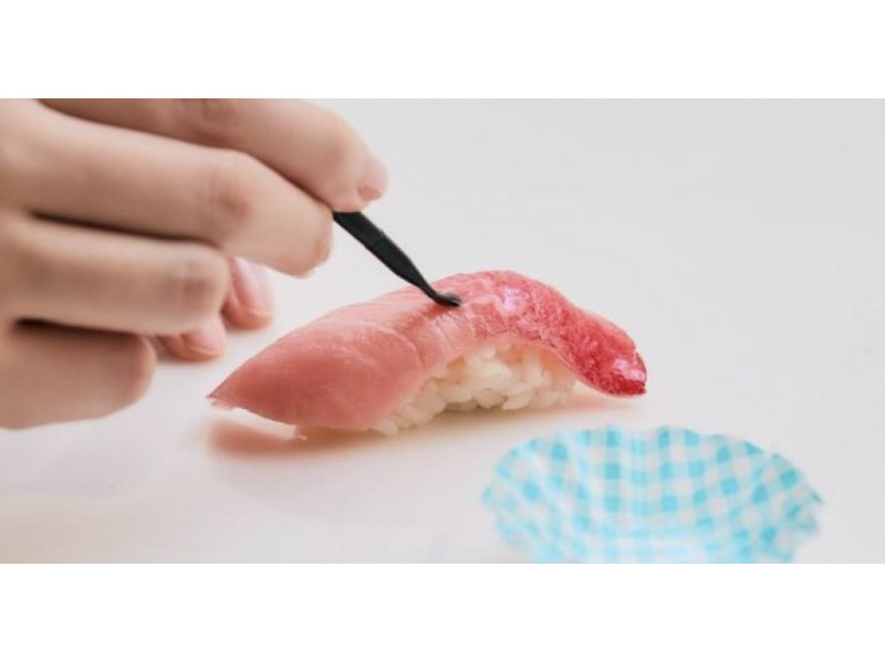 【大阪・なんば】江戸前寿司の食品サンプ制作体験｜キーホルダーかマグネットが選べます！の紹介画像