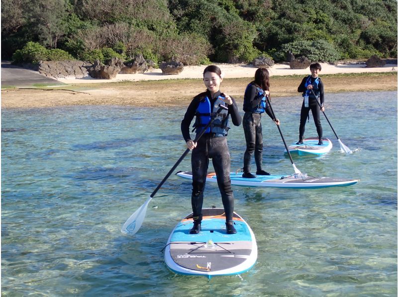 [Okinawa, Onna Village] Enjoy the ocean with the highest transparency known as Maeda Blue! A great set plan for a full charter! DAY SUP cruising & mini snorkelingの紹介画像