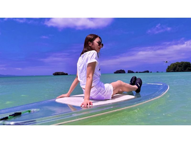 [โอกินาว่า หมู่บ้านอนนะ] สัมผัสน้ำใสๆ ด้วยโดรนในทะเลที่สวยที่สุดในโอกินาว่า พร้อมถ่ายภาพไม่จำกัดที่นี่เท่านั้น! ใกล้จุงเกลีย!の紹介画像