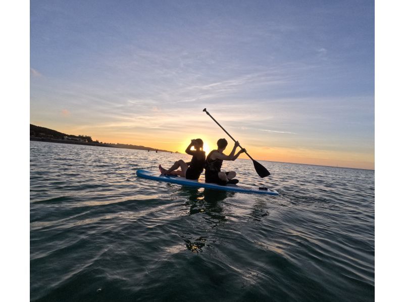 【冲绳恩纳村】雨季夕阳SUP【SUP】在可以欣赏美丽夕阳的海滩上举行！刘哥店：免费GOPRO拍摄の紹介画像