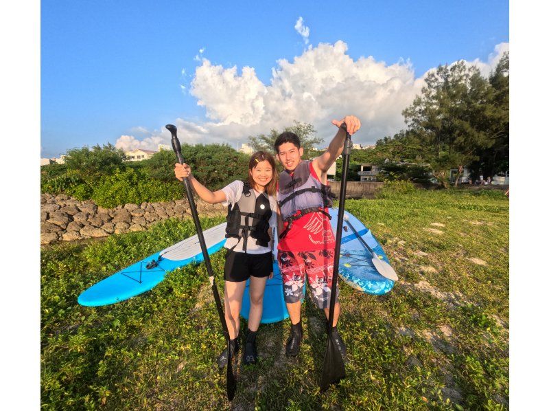 [Onna Village, Okinawa] Sunset Chillsup [SUP] It's still October! Held on a beach with a beautiful sunset! Lau's shop Free GOPRO filmingの紹介画像