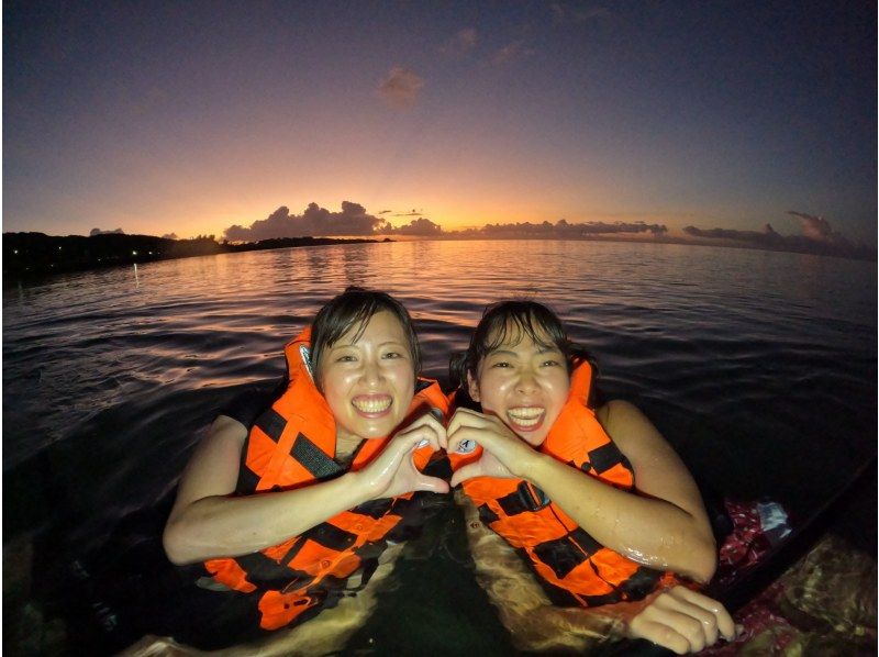 当天预约受理！【冲绳恩纳村】Sunset Lau SUP【SUP】在可以欣赏真荣田岬日落的海滩上举办！刘师傅的店铺 免费GOPRO拍摄の紹介画像