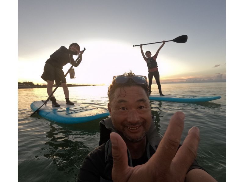 [Onna Village, Okinawa] Sunset Chillsup [SUP] It's still October! Held on a beach with a beautiful sunset! Lau's shop Free GOPRO filmingの紹介画像