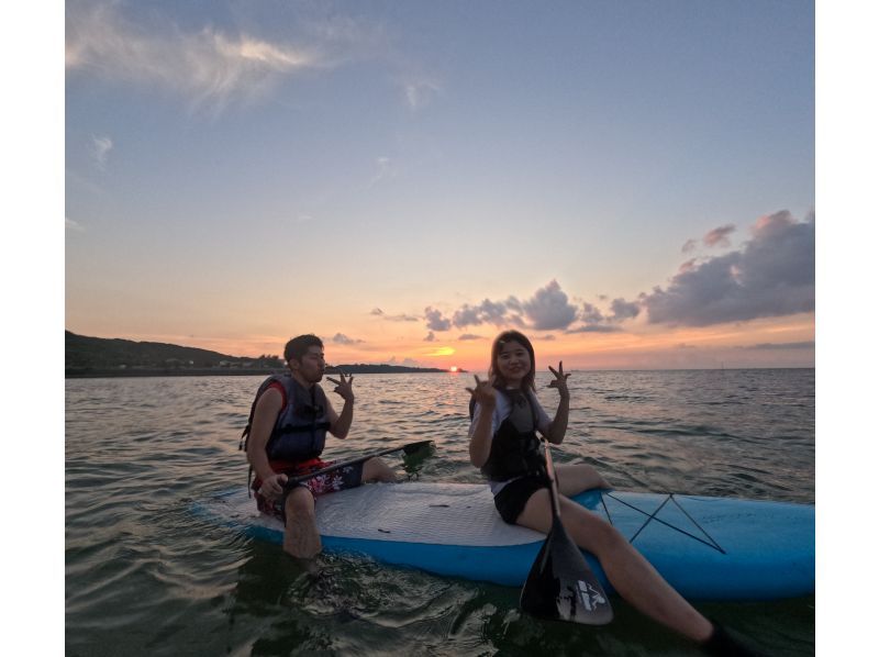 [Onna Village, Okinawa] Sunset Chillsup [SUP] It's still October! Held on a beach with a beautiful sunset! Lau's shop Free GOPRO filmingの紹介画像