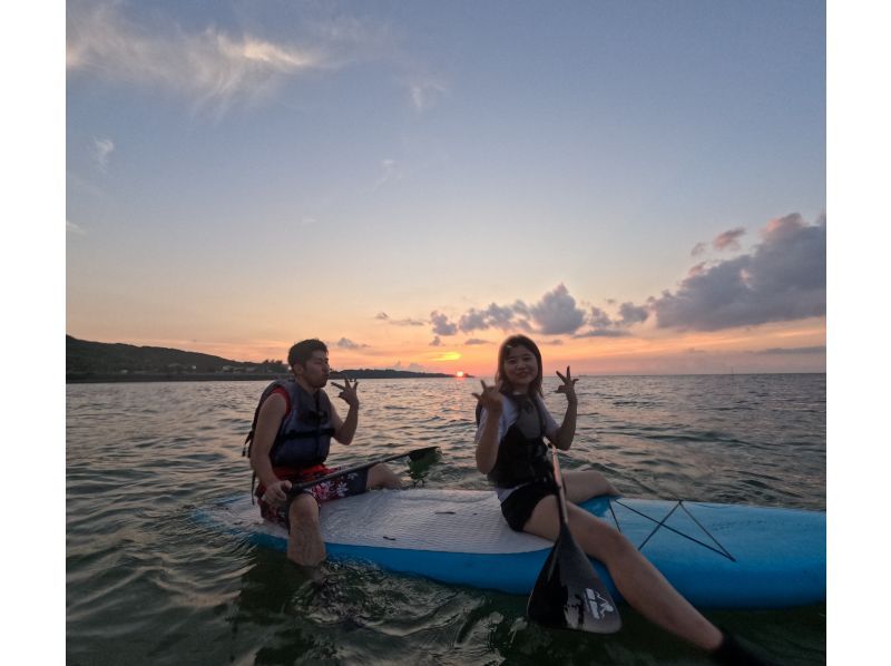 【冲绳恩纳村】雨季夕阳SUP【SUP】在可以欣赏美丽夕阳的海滩上举行！刘哥店：免费GOPRO拍摄の紹介画像