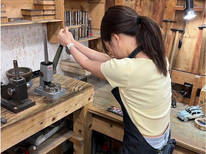 [Kyoto・Shijo] Make a ring and accessories using scraps from a single coin!