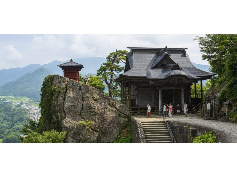 [Yamagata] For 2 people! Day trip to the temple in the sky "Yamadera" and  "Ginzan Onsen" 