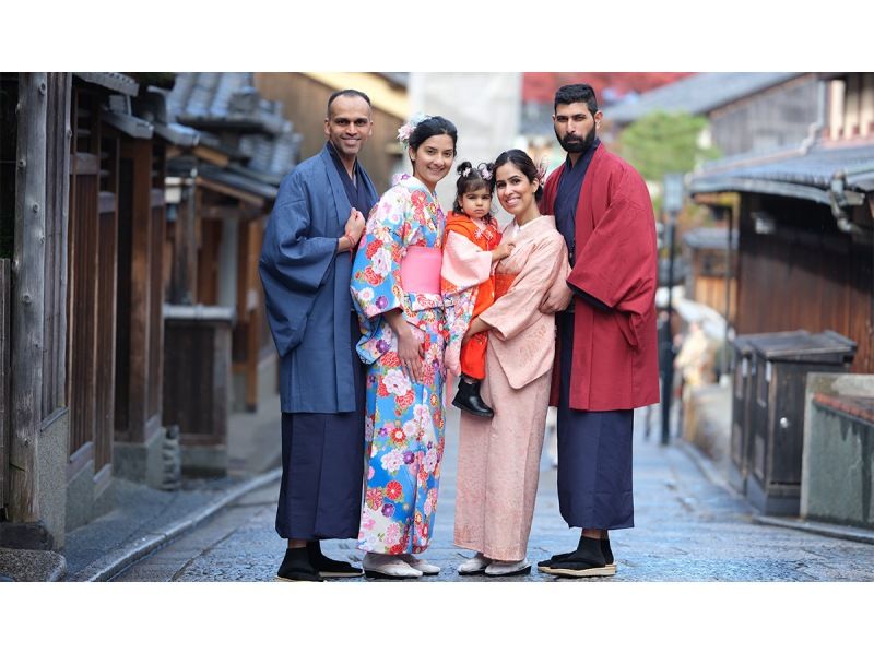 [Kyoto, Kiyomizu-dera Temple] * Family-friendly kimono rental - experience Japanese traditions with your family * Popular tourist destinations, Kodai-ji Temple and Kiyomizu-dera Temple are also nearby ♪の紹介画像