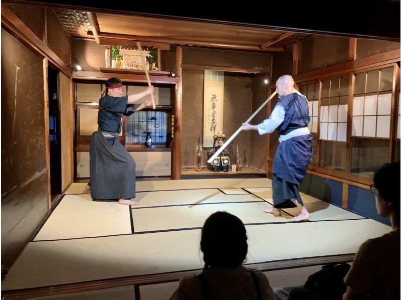 SALE! [Asakusa] Group discount for 5-8 people! Private reservation! A set of an impressive samurai show and a samurai experience! Amazing movie actors' skills and acting!の紹介画像