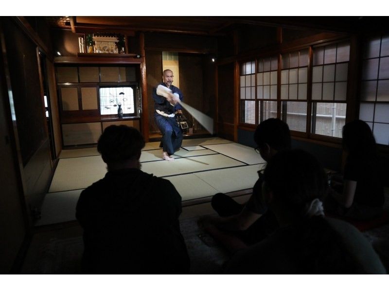 [東京/淺草] [私人] [10至20人團體折扣]武士表演！活躍演員的驚人技巧和表演の紹介画像