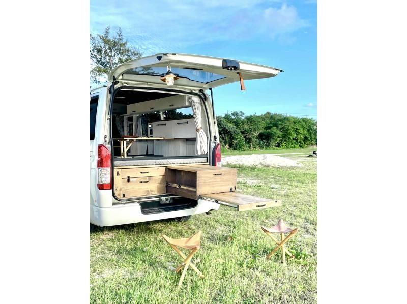 [Okinawa, Itoman] Sightseeing trip in a camper van and BBQ on the beach! Free camping equipment!の紹介画像