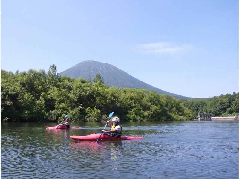 【北海道・ニセコ・１グループプライベート（貸し切り）ツアー】ゆったりわくわく！尻別川　カヤックお散歩川下りツアーの紹介画像