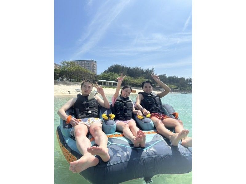 【宮古島/最安値】トーイング5種すべて乗り放題・遊び放題プラン 〜バナナボート＆ウェイクボード他／グループ貸切・記念写真プレゼント〜の紹介画像