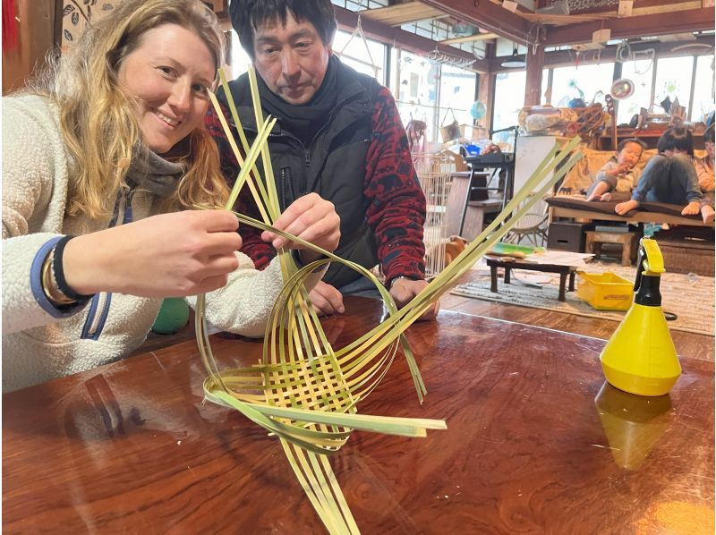 [大分/由布]<Shikai波籃>就編織吧！這是竹籃製作體驗的代表性籃子。の紹介画像